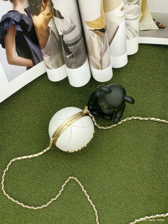 HyperPeter SPHERE MINAUDIERE CHANEL 0717
